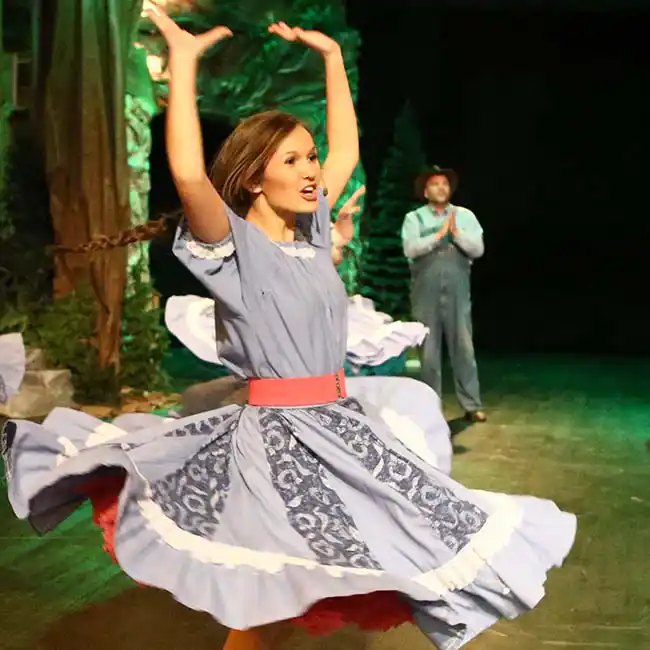 country dancer